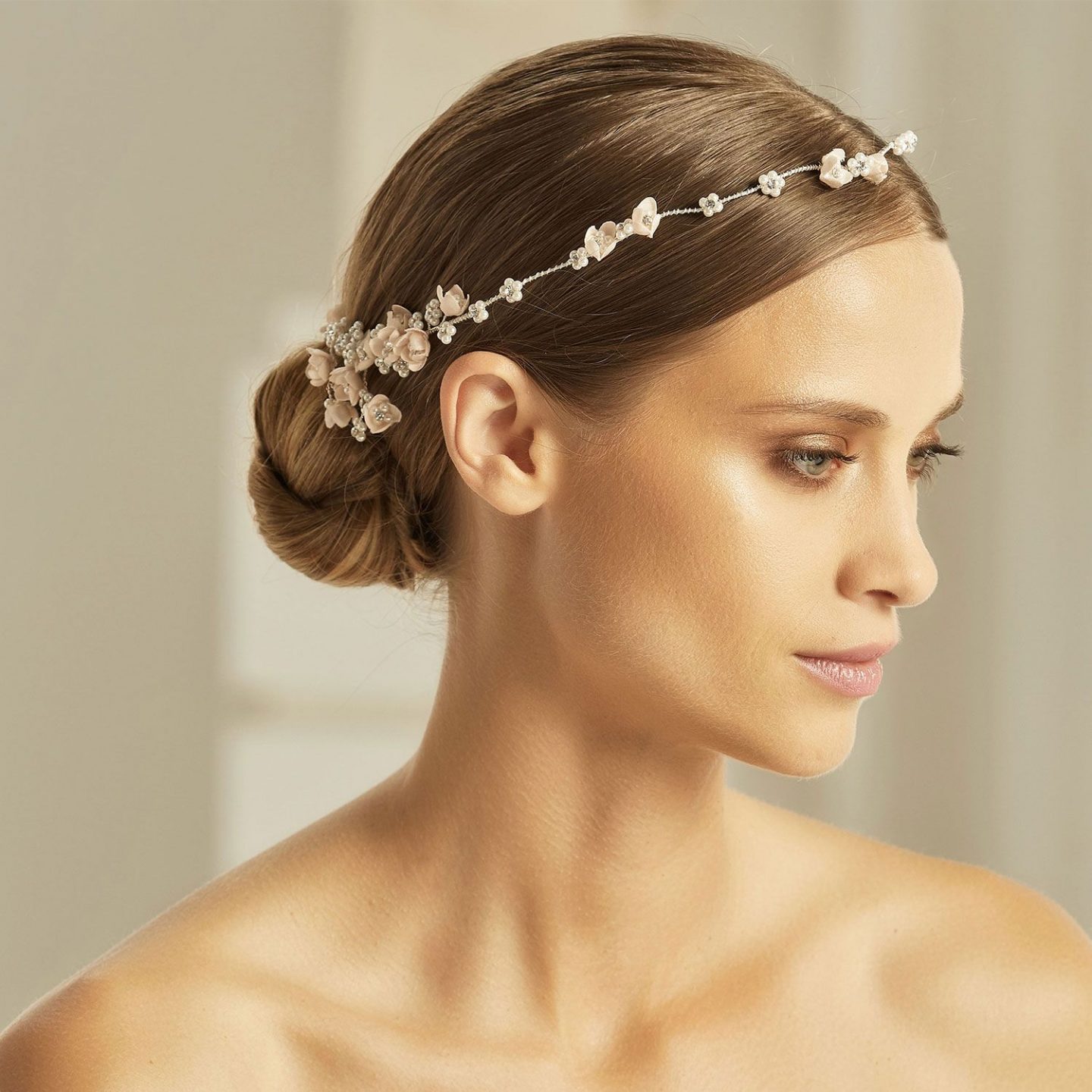 44 03 Bianco Evento Brautaccessoires Haarschmuck Kollektion 2019 BIANCO EVENTO bridal headpiece 2608 1