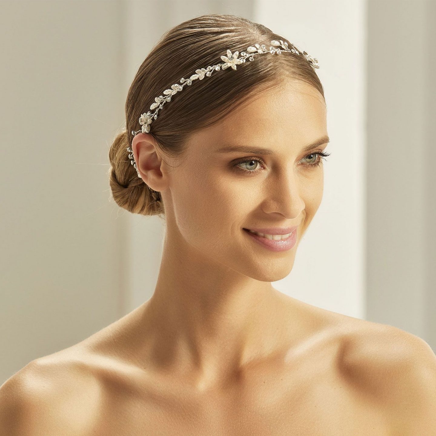 44 05 Bianco Evento Brautaccessoires Haarschmuck Kollektion 2019 BIANCO EVENTO bridal headpiece 2904 1