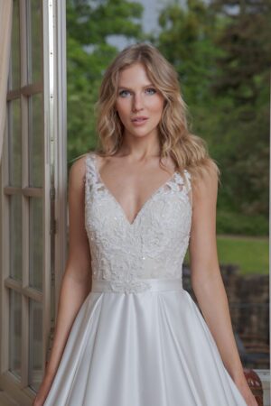 122 Fashion Queen Amera Vera Brautmoden Brautkleider Kollektion 2020 B2019 Anniara 4