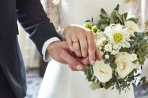 16 04 Steigenberger Graf Zeppelin Stuttgart Hochzeitslocation 2019 SHR Wedding Couple