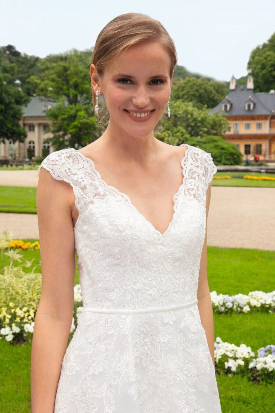 202 Kleemeier Valerie Brautmode kleemeier kollektion 2020 brautkleider 119055 irmina ausschnitt