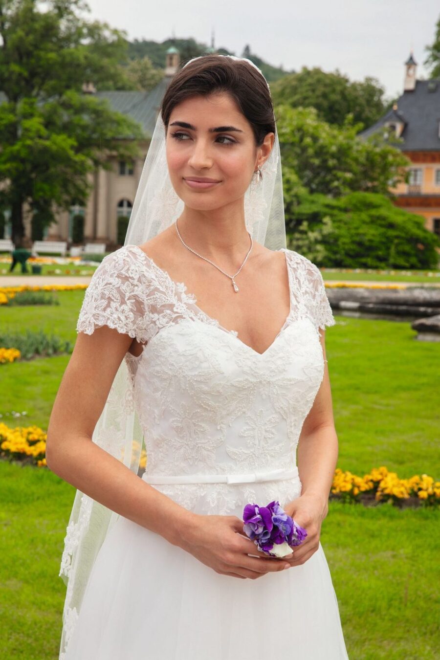 206 Kleemeier Valerie Brautmode kleemeier kollektion 2020 brautkleider 119165 inga ausschnitt