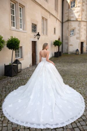 314 Fashion Queen MissGermany Brautmoden Brautkleider Kollektion 2020 MGB42 Chanel 4