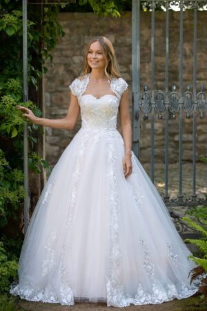 338 Fashion Queen MissGermany Brautmoden Brautkleider Kollektion 2020 MGB56 Christa 3