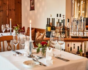 24 02 Steigenberger Hotel Spa Krems Hochzeitslocation 2019 SHR Krems Restaurant Weinstube1