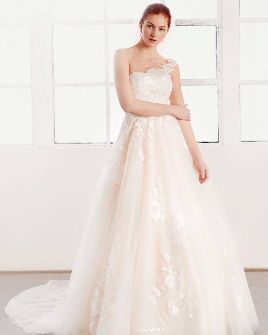 303 Lilly Brautmoden Brautkleider Kollektion 2020 PASSIONSbyLILLY 08 4092 NU 1