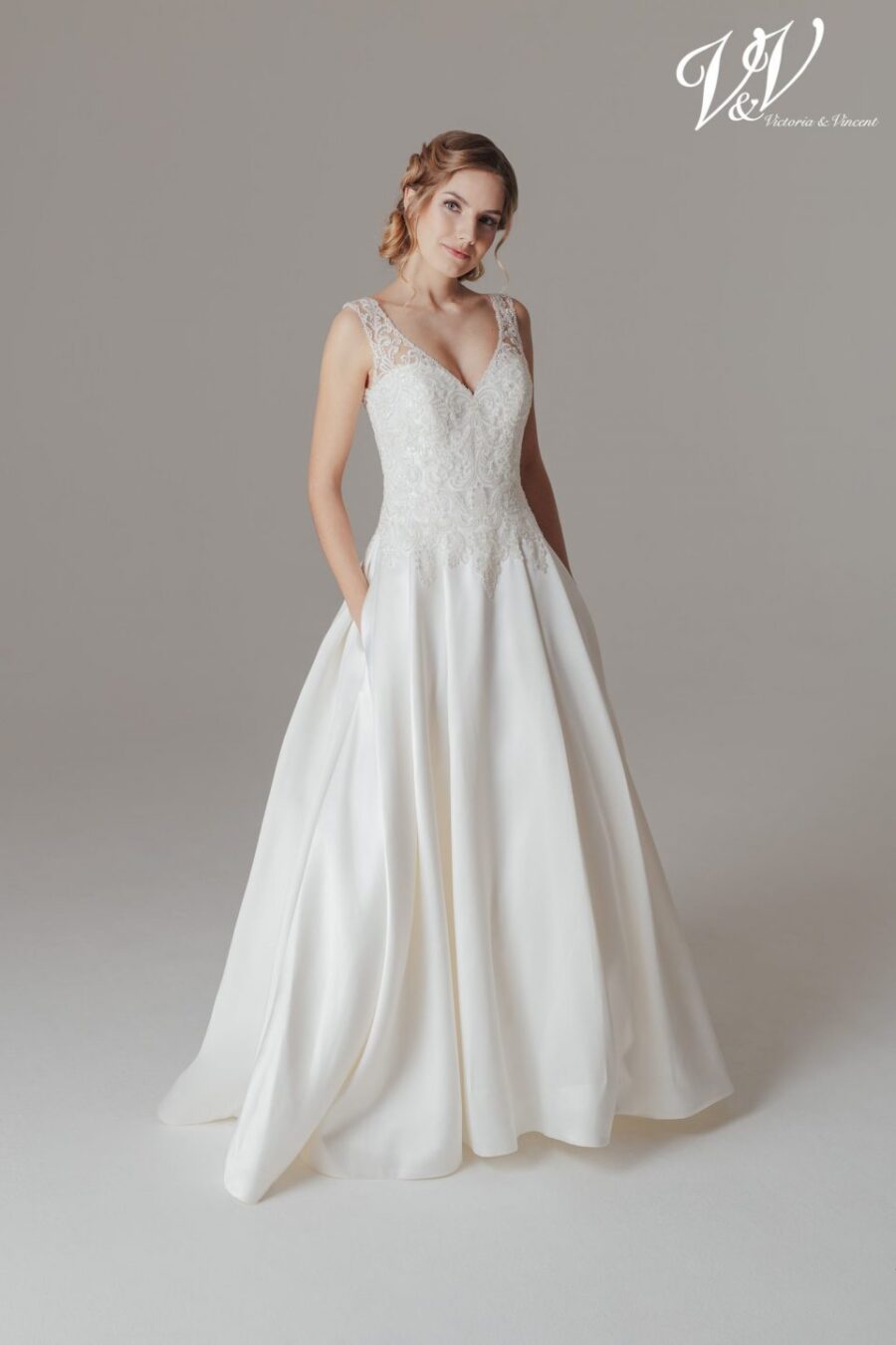 26 Victoria Vincent Brautmoden Brautkleider Kollektion 2020 V8725 Kati