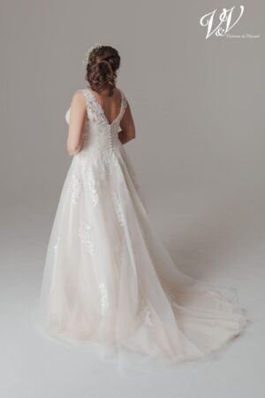 41 Victoria Vincent Brautmoden Brautkleider Kollektion 2020 V8732 1 Kikka2