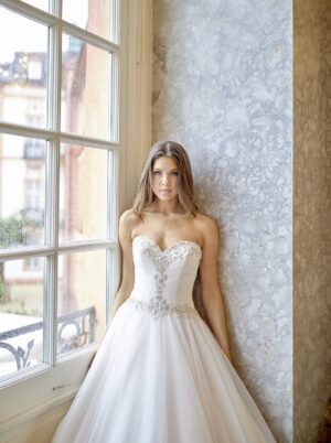 502 Euro Mode Donner Brautmoden Brautkleider Kollektion 2020 Diane Legrand 7601 47