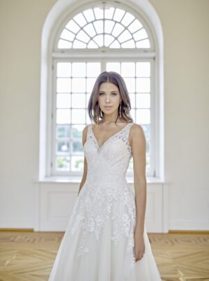 505 Euro Mode Donner Brautmoden Brautkleider Kollektion 2020 Diane Legrand 7602 24