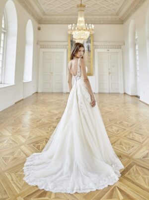 506 Euro Mode Donner Brautmoden Brautkleider Kollektion 2020 Diane Legrand 7602 48