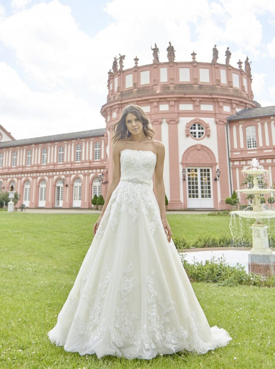 507 Euro Mode Donner Brautmoden Brautkleider Kollektion 2020 Diane Legrand 7604 13