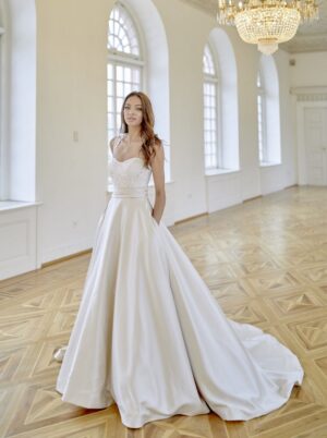 510 Euro Mode Donner Brautmoden Brautkleider Kollektion 2020 Diane Legrand 7605 13