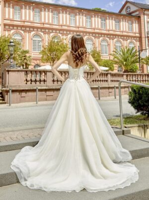 517 Euro Mode Donner Brautmoden Brautkleider Kollektion 2020 Diane Legrand 7612 21