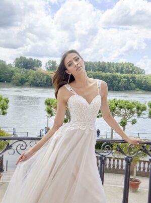 540 Euro Mode Donner Brautmoden Brautkleider Kollektion 2020 Diane Legrand 7628 26