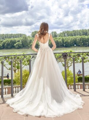 541 Euro Mode Donner Brautmoden Brautkleider Kollektion 2020 Diane Legrand 7628 31