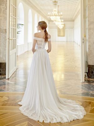 544 Euro Mode Donner Brautmoden Brautkleider Kollektion 2020 Diane Legrand 7632 23