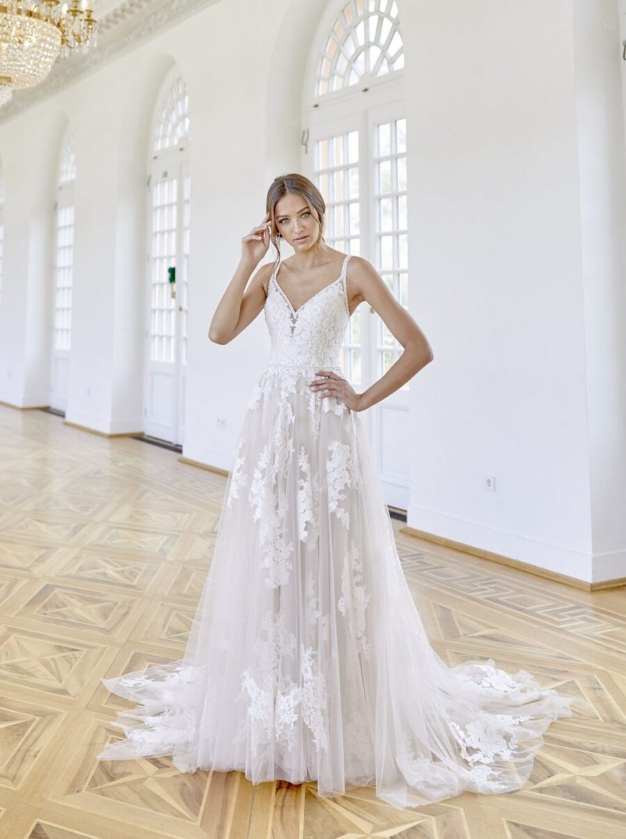 548 Euro Mode Donner Brautmoden Brautkleider Kollektion 2020 Diane Legrand 7636 3