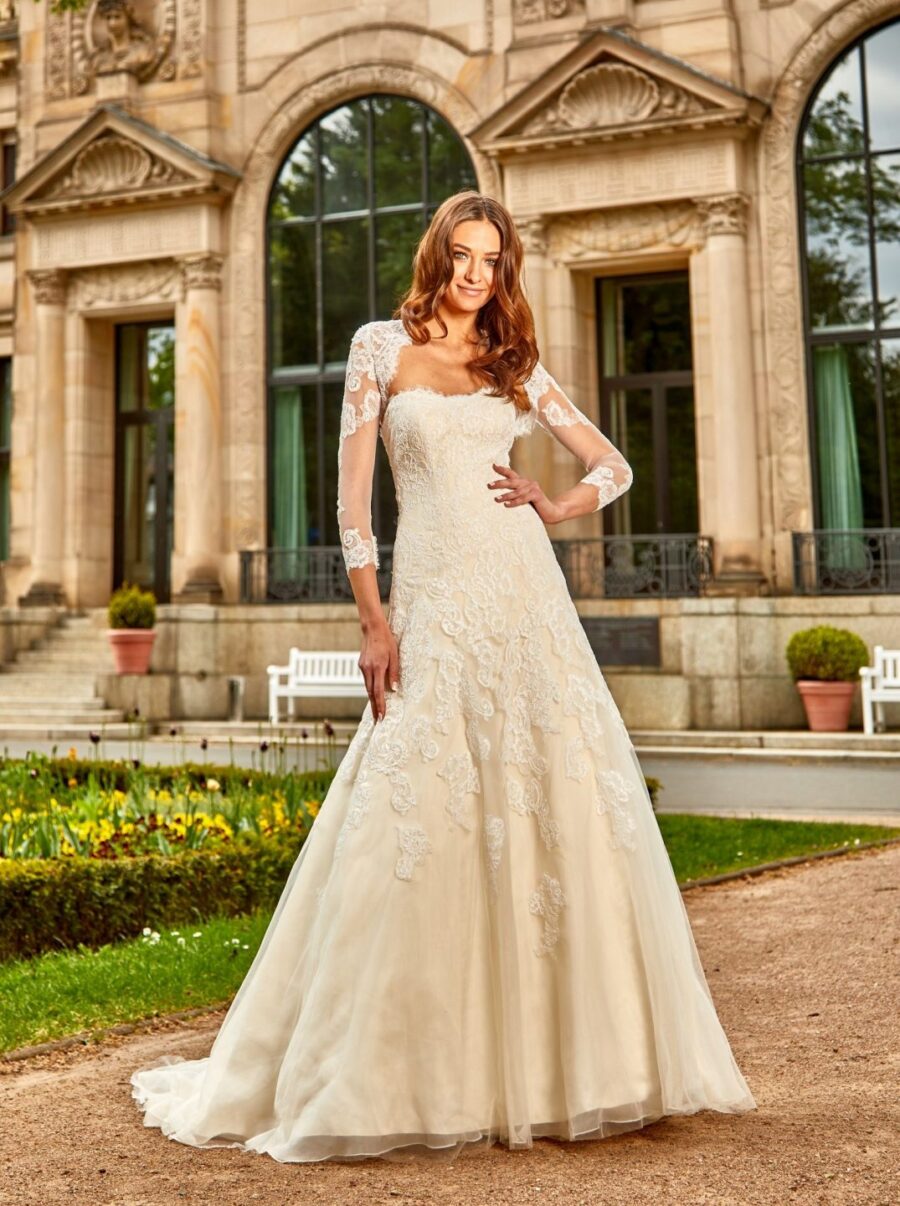 601 Euro Mode Donner Brautmoden Brautkleider Kollektion 2020 Novabella 30403 5