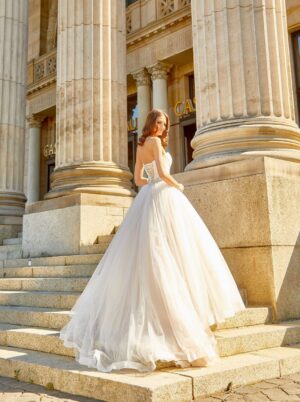 609 Euro Mode Donner Brautmoden Brautkleider Kollektion 2020 Novabella 30408 119