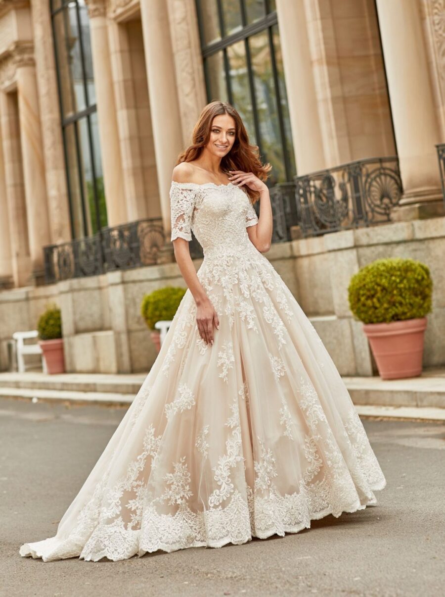 613 Euro Mode Donner Brautmoden Brautkleider Kollektion 2020 Novabella 30410 14