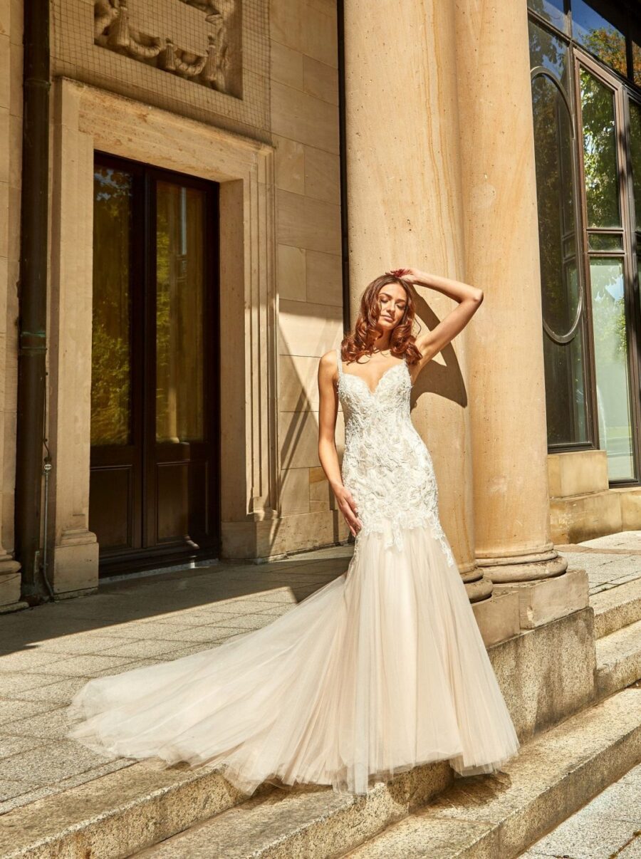 631 Euro Mode Donner Brautmoden Brautkleider Kollektion 2020 Novabella 30420 16