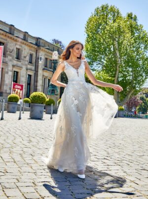 637 Euro Mode Donner Brautmoden Brautkleider Kollektion 2020 Novabella 30430 17