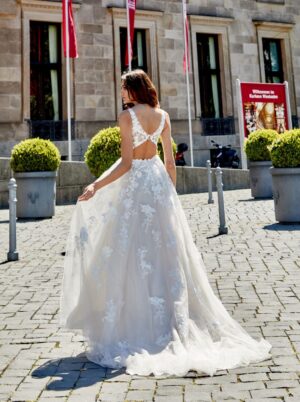 639 Euro Mode Donner Brautmoden Brautkleider Kollektion 2020 Novabella 30430 60