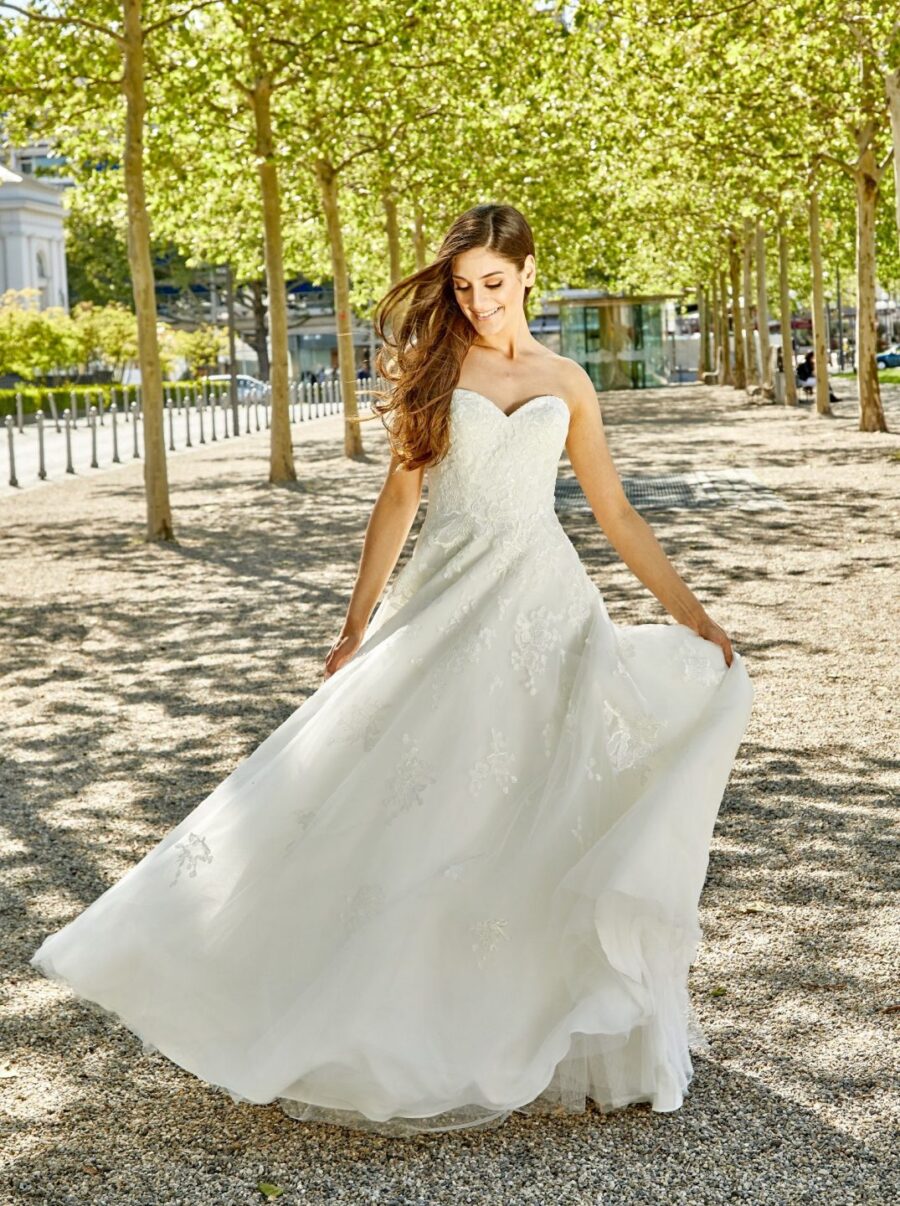 719 Euro Mode Donner Brautmoden Brautkleider Kollektion 2020 De Luxe Lisa Donetti 50347 14