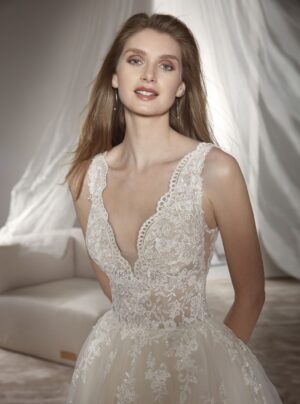 223 Fara Sposa Brautmoden Brautkleid Kollektion 2020 5645 2