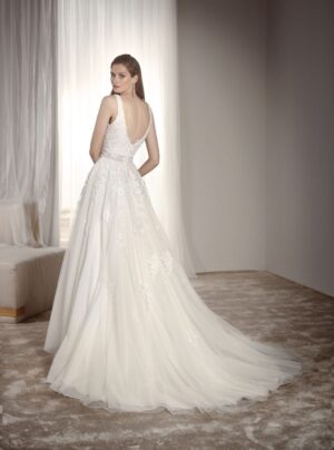 227 Fara Sposa Brautmoden Brautkleid Kollektion 2020 5646 3