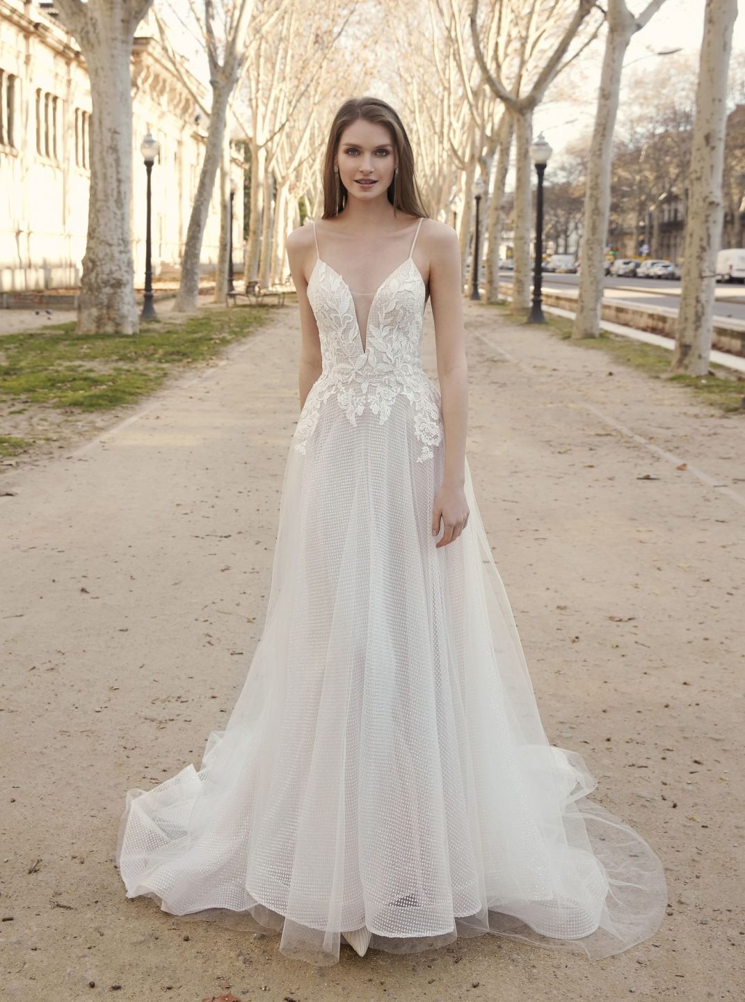 242 Fara Sposa Brautmoden Brautkleid Kollektion 2020 5700 1