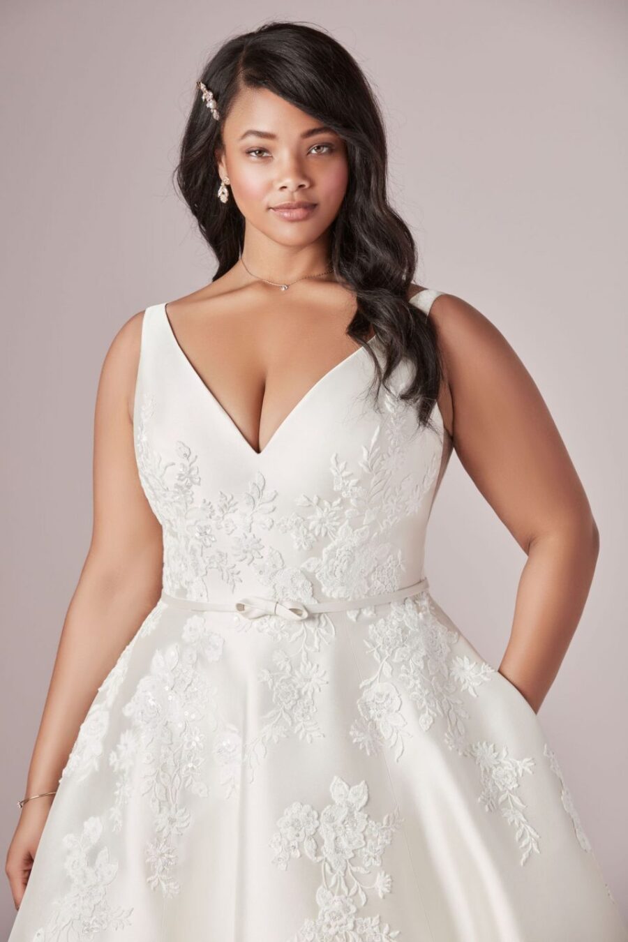 034 Rebecca Ingram Brautmoden Brautkleider Kollektion 2020 Rebecca Ingram Valerie Lynette 20RW194AC Curve Alt1 Uncropped