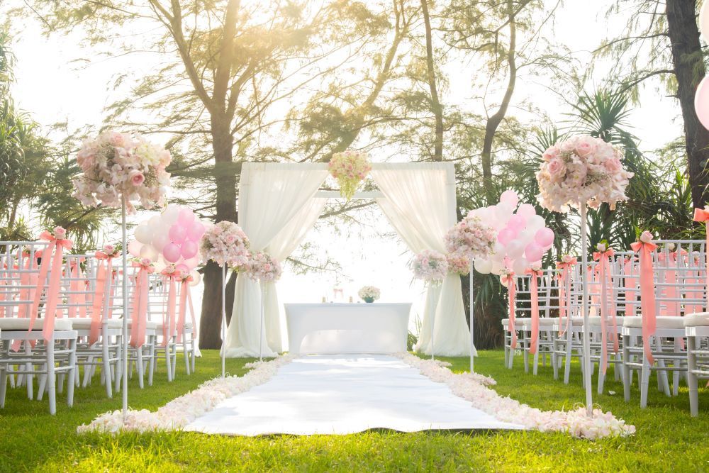 104 HOCHZEITde Ratgeber Allgemein Heiraten im Sommer Sommerhochzeit iStock 621860346 2019 06