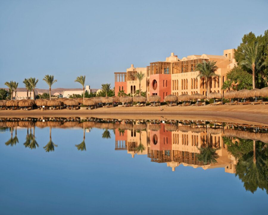 27 01 Steigenberger Golf Resort El Gouna Flitterwochen 2019 SHR ElGouna exterior Lagoon building1