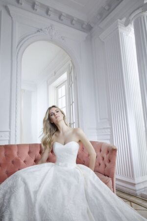 205 The Sposa Group Divina Sposa Brautmoden Brautkleider Kollektion 2020 202 15 8469