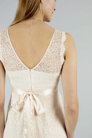 19 Sweetbelly Brautkleider fuer Schwangere Kollektion 2020 Kelly long peach detail 1