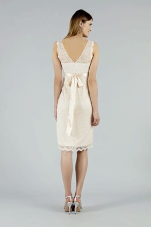 26 Sweetbelly Brautkleider fuer Schwangere Kollektion 2020 Kelly short peach back