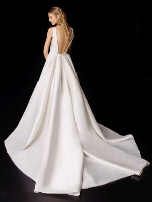 1 045 Enzoani Brautmoden Brautkleider Kollektion 2021 Enzoani 2021 Pro PeytonA Bac Web