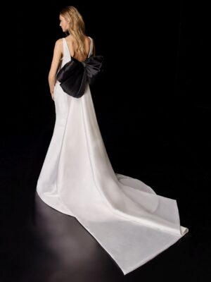 1 046 Enzoani Brautmoden Brautkleider Kollektion 2021 Enzoani 2021 Pro PeytonC Bac Web