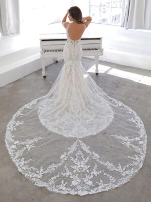 2 022 Blue by Enzoani Brautmoden Brautkleider Kollektion 2021 Blue 2021 Pro NasimaTrain Bac Web