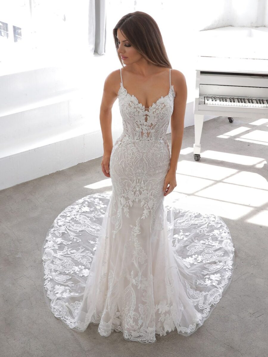 2 033 Blue by Enzoani Brautmoden Brautkleider Kollektion 2021 Blue 2021 Pro Neda Fro Web