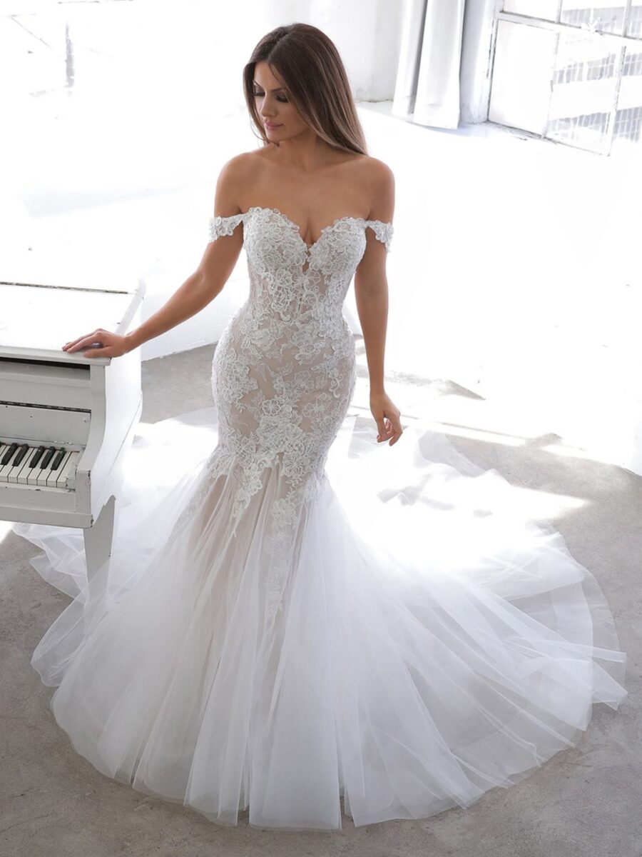 2 054 Blue by Enzoani Brautmoden Brautkleider Kollektion 2021 Blue 2021 Pro Nevan Fro Web