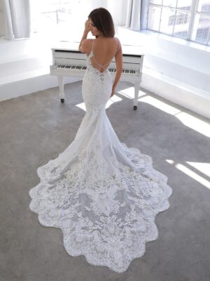 2 067 Blue by Enzoani Brautmoden Brautkleider Kollektion 2021 Blue 2021 Pro Nini Bac Web