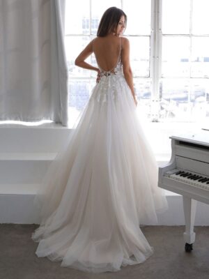 2 079 Blue by Enzoani Brautmoden Brautkleider Kollektion 2021 Blue 2021 Pro Normandie Bac Web