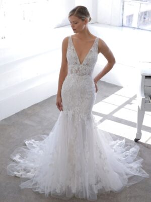 2 086 Blue by Enzoani Brautmoden Brautkleider Kollektion 2021 Blue 2021 Pro November Fro Web