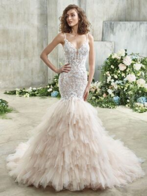 4 013 Badgley Mischka Brautmoden Brautkleider Kollektion 2021 BM 2021 Pro Elyse Fro Web