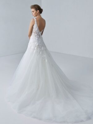 6 010 Etoile by Elysee Brautmoden Brautkleider Kollektion 2021 Etolie 2021 Pro Alaina Bac Web