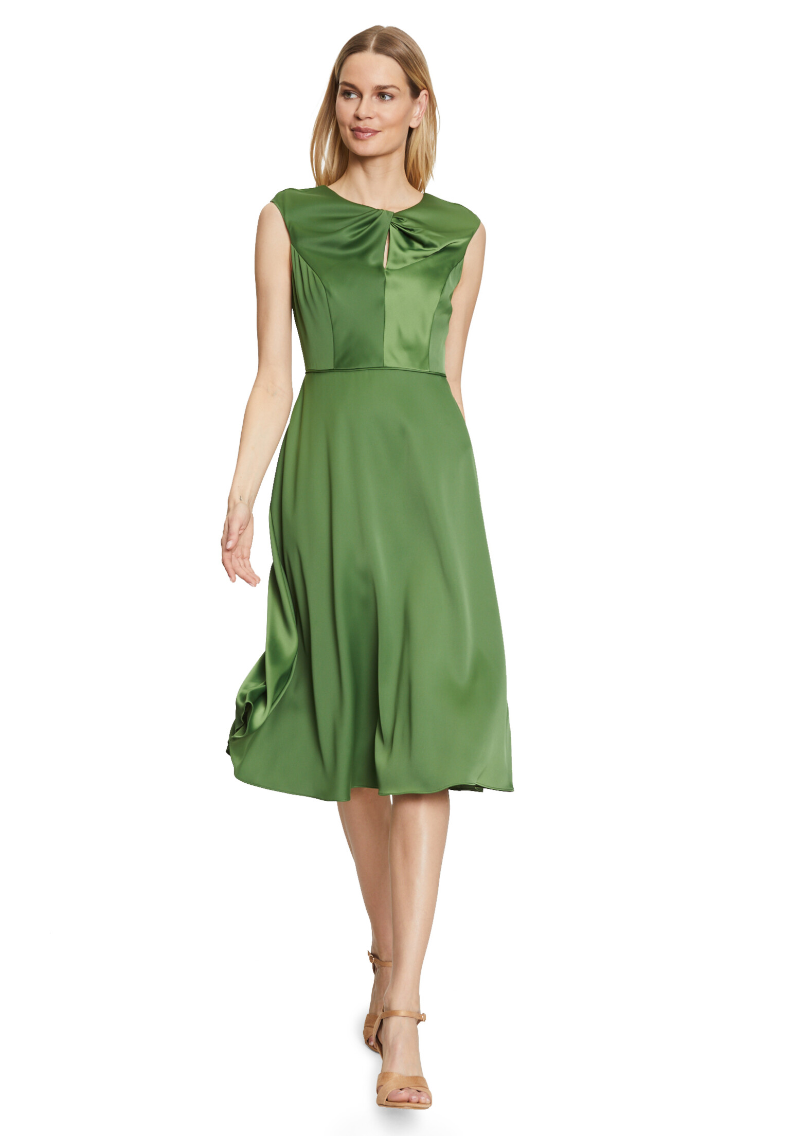 01 30 Vera Mont Abendmode Abendkleider Kollektion FS 2022 45024067 5359 V