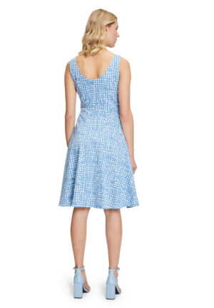 01-41-Vera-Mont-Abendmode-Abendkleider-Kollektion-FS-2022-45454091-8828-R